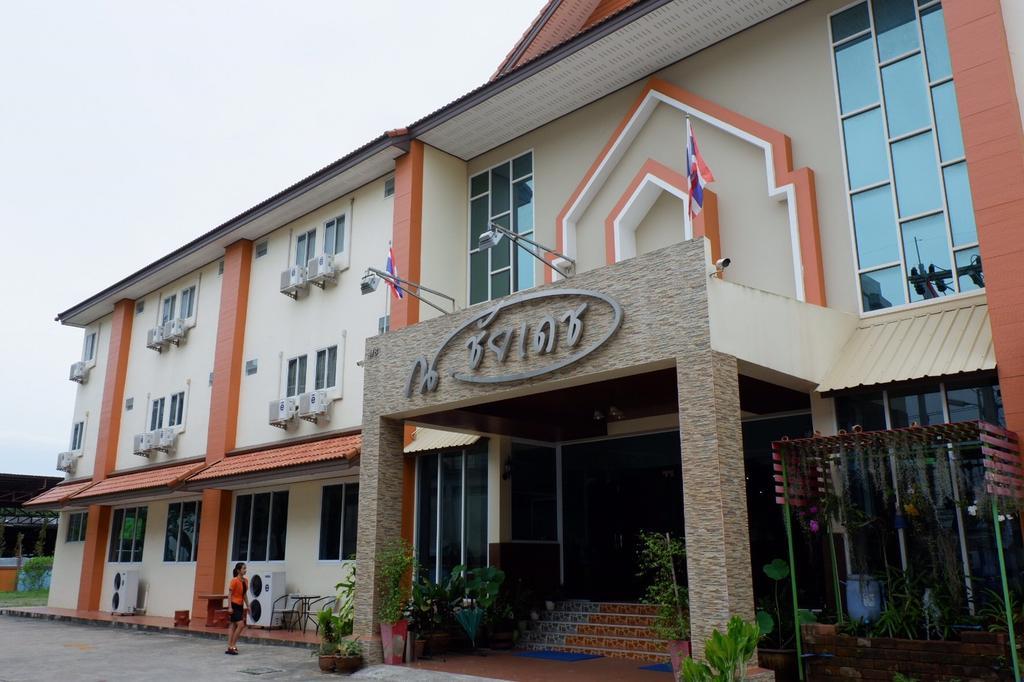 Na Chaidej Hotel Surat Thani Bagian luar foto