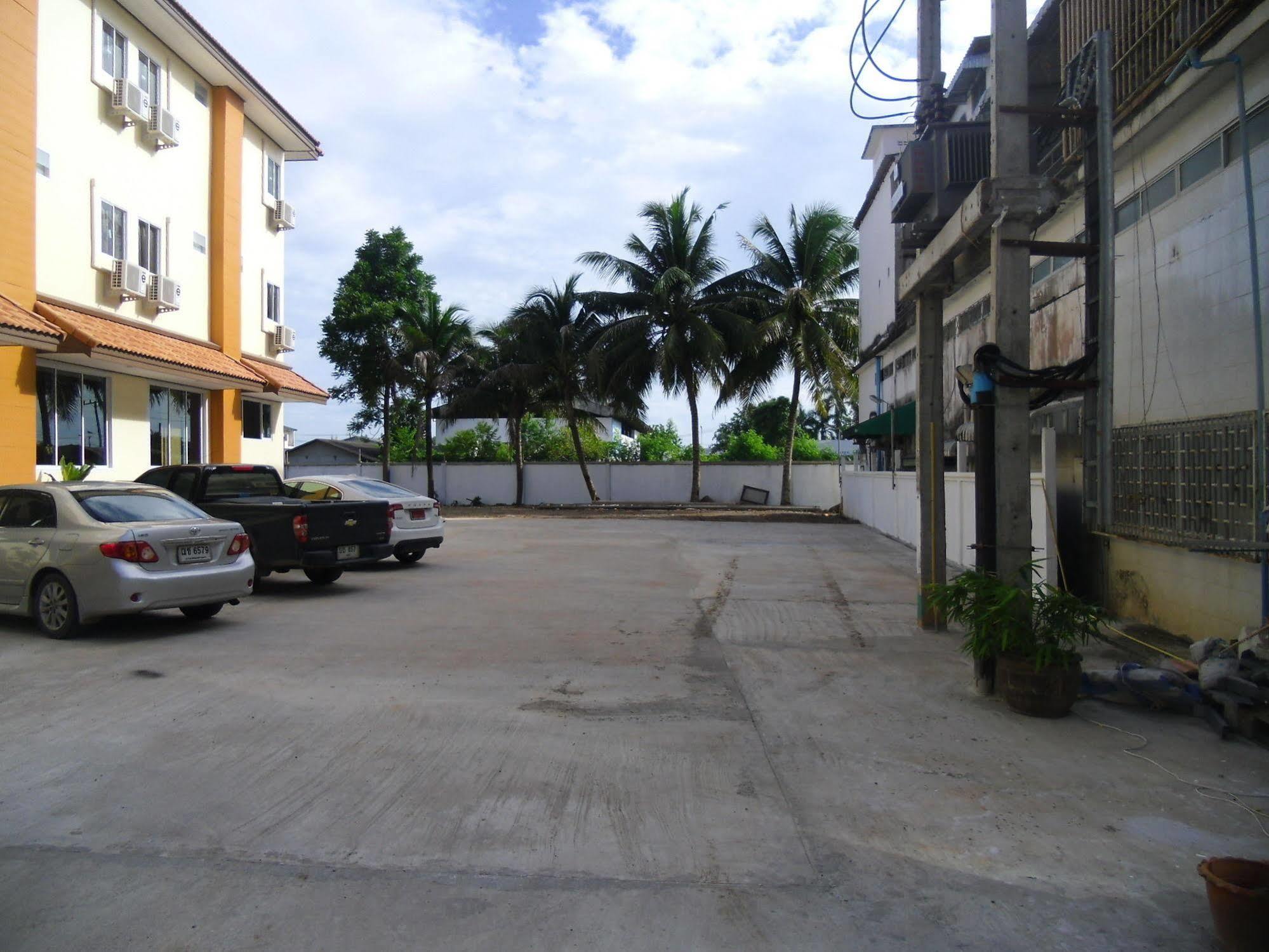 Na Chaidej Hotel Surat Thani Bagian luar foto